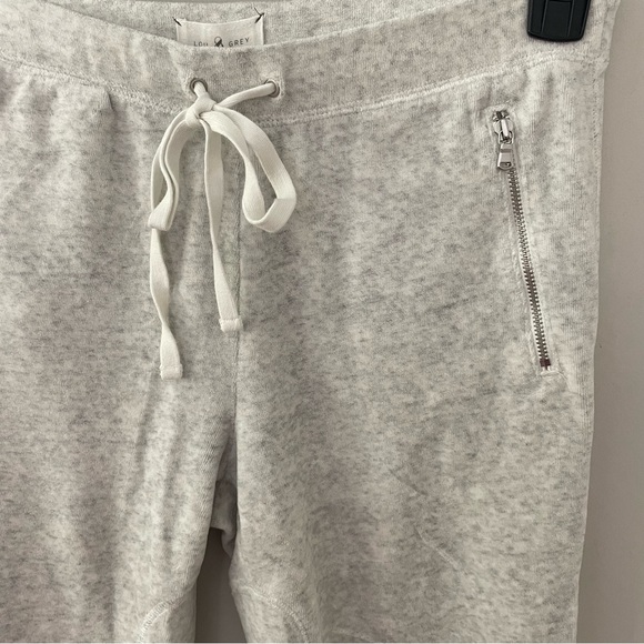 Lou & Grey Light Gray Velour Jogger Sweatpants with Drawstring Elastic Waistline - Picture 7 of 11